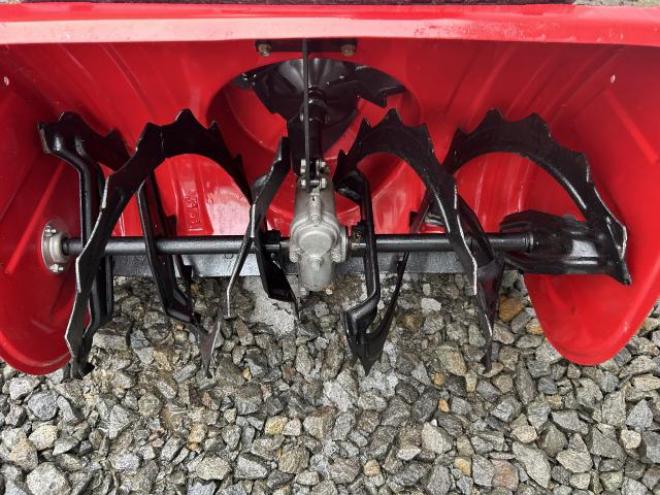 除雪機ホンダHS870 手動シューター
HST(無断変速)                         
点検整備塗装済み　江別市隣接市町村は配送無料