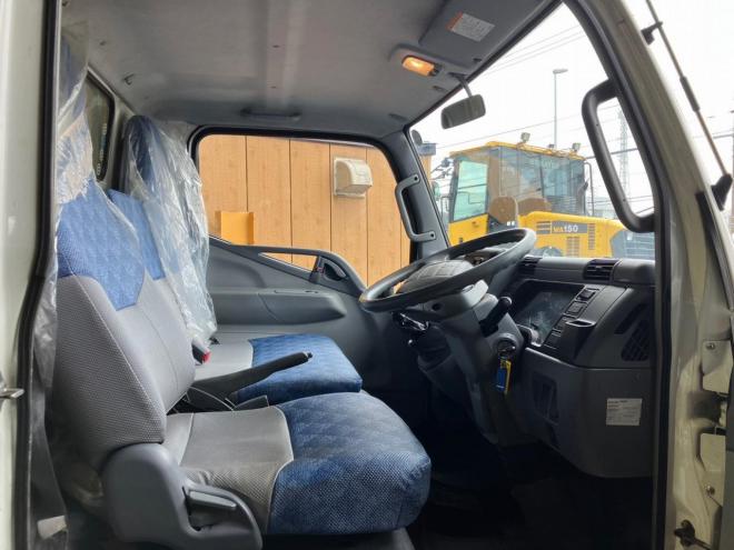 キャンター中古　4WD