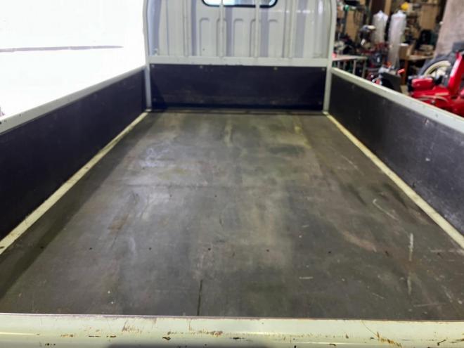 キャンター中古　4WD