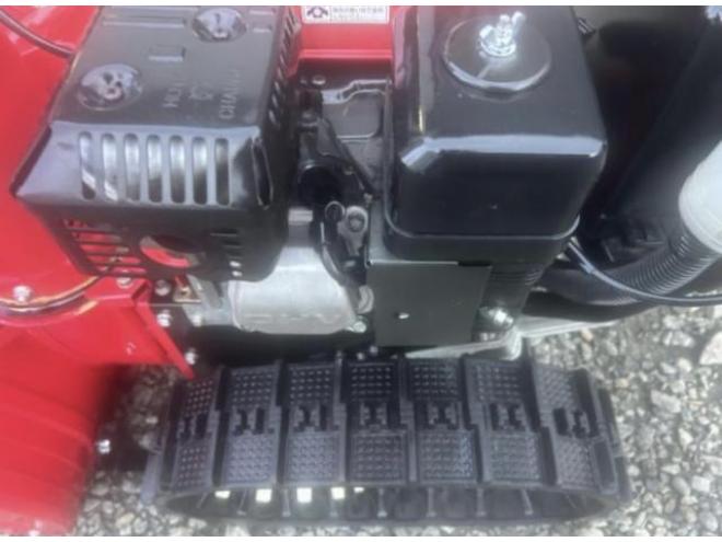 除雪機ホンダHS 660   電動シューター
HST(無断変速)                         
点検整備塗装済み　江別市隣接市町村は配送無料