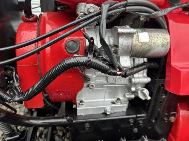 除雪機ホンダHS1170  ハイパワー11馬力　電動シューター　HST(無断変速)                         
点検整備塗装済み

江別市隣接市町村は配送無料