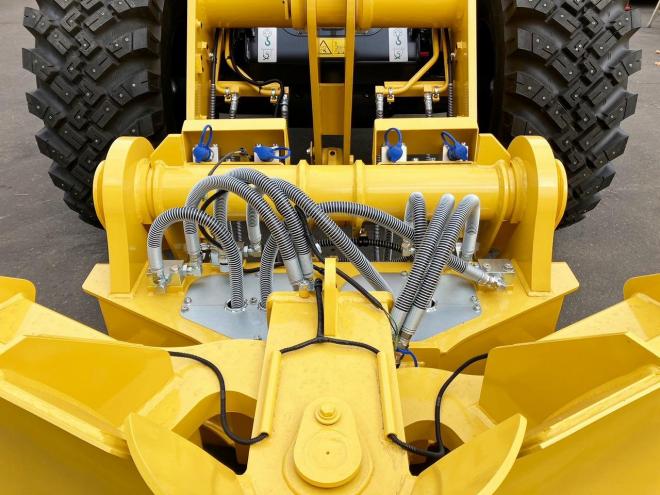 ホイールローダコマツ　WA150-8　マルチプラウ仕様　建機