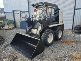 スキッドステアローダ　ジョブサン  4WD