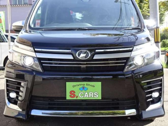 ヴォクシー2.0 ZS 煌II 4WD　本州車　保証1年/走行距離無制限　4WD　トヨタセーフティセンス　両側パワースライドドア　純正ナビ　ビルトインETC　LEDヘッドライト　純正16インチアルミホイール　アイドリングストップ　スマートキー 2000