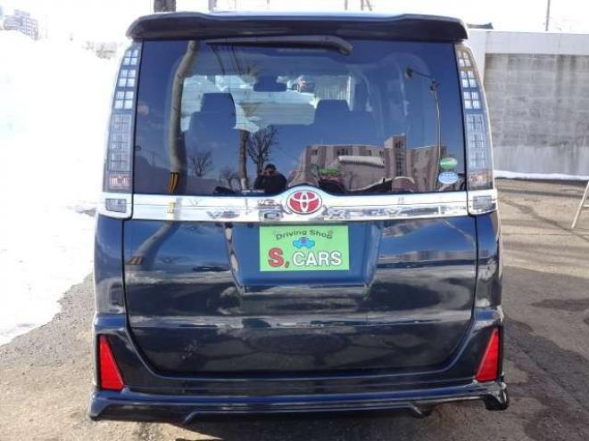 ヴォクシー2.0 ZS 煌II 4WD　本州車　保証1年/走行距離無制限　4WD　ローダウン　両側パワースライドドア　純正9インチナビ　バックカメラ　ビルトインETC　社外18インチアルミホイール　アイドリングストップ　スマートキー　LEDヘッドライト 2000