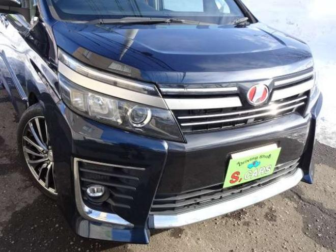 ヴォクシー2.0 ZS 煌II 4WD　本州車　保証1年/走行距離無制限　4WD　ローダウン　両側パワースライドドア　純正9インチナビ　バックカメラ　ビルトインETC　社外18インチアルミホイール　アイドリングストップ　スマートキー　LEDヘッドライト 2000