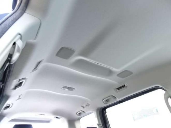 ヴォクシー2.0 ZS 煌II 4WD　本州車　保証1年/走行距離無制限　4WD　ローダウン　両側パワースライドドア　純正9インチナビ　バックカメラ　ビルトインETC　社外18インチアルミホイール　アイドリングストップ　スマートキー　LEDヘッドライト 2000