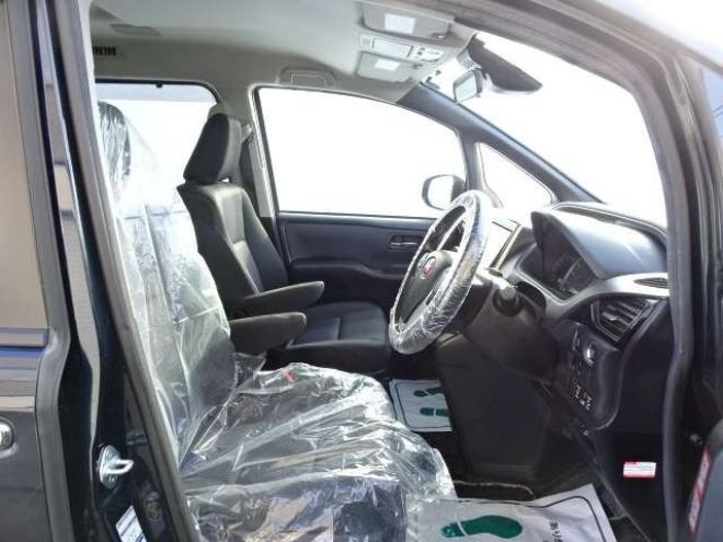 ヴォクシー2.0 ZS 煌II 4WD　本州車　保証1年/走行距離無制限　4WD　ローダウン　両側パワースライドドア　純正9インチナビ　バックカメラ　ビルトインETC　社外18インチアルミホイール　アイドリングストップ　スマートキー　LEDヘッドライト 2000