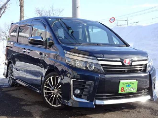 ヴォクシー2.0 ZS 煌II 4WD　本州車　保証1年/走行距離無制限　4WD　ローダウン　両側パワースライドドア　純正9インチナビ　バックカメラ　ビルトインETC　社外18インチアルミホイール　アイドリングストップ　スマートキー　LEDヘッドライト 2000