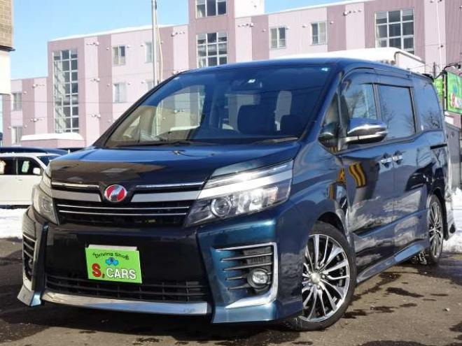 ヴォクシー2.0 ZS 煌II 4WD　本州車　保証1年/走行距離無制限　4WD　ローダウン　両側パワースライドドア　純正9インチナビ　バックカメラ　ビルトインETC　社外18インチアルミホイール　アイドリングストップ　スマートキー　LEDヘッドライト 2000