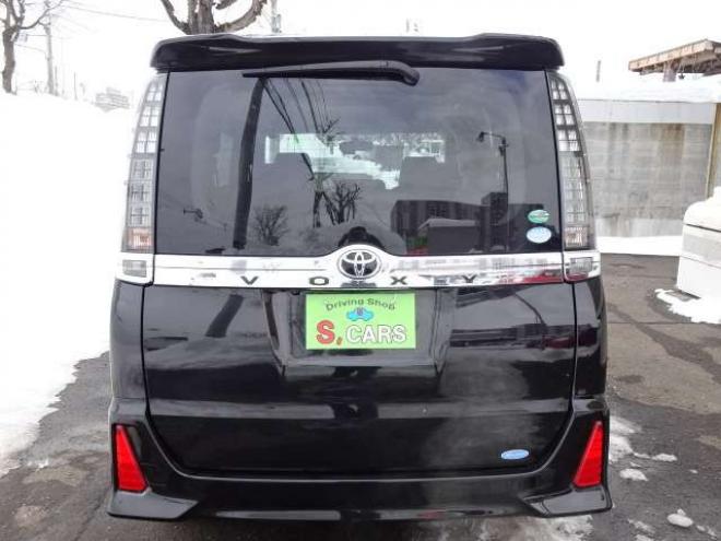 ヴォクシー2.0 ZS 4WD　本州車　保証1年/走行距離無制限　4WD　8人乗　両側パワースライドドア　純正エンジンスターター　アルパイン10インチナビ　純正16インチアルミホイール　アイドリングストップ　スマートキー　ドライブレコーダー 2000