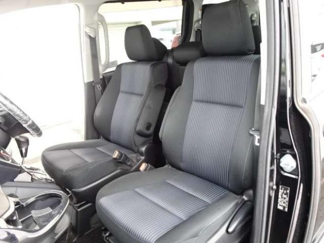 ヴォクシー2.0 ZS 4WD　本州車　保証1年/走行距離無制限　4WD　8人乗　両側パワースライドドア　純正エンジンスターター　アルパイン10インチナビ　純正16インチアルミホイール　アイドリングストップ　スマートキー　ドライブレコーダー 2000