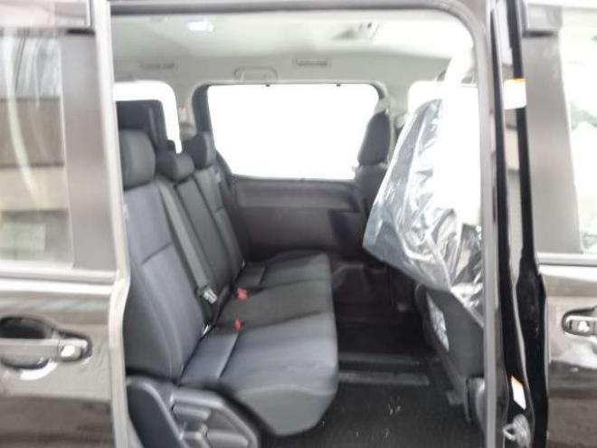 ヴォクシー2.0 ZS 4WD　本州車　保証1年/走行距離無制限　4WD　8人乗　両側パワースライドドア　純正エンジンスターター　アルパイン10インチナビ　純正16インチアルミホイール　アイドリングストップ　スマートキー　ドライブレコーダー 2000