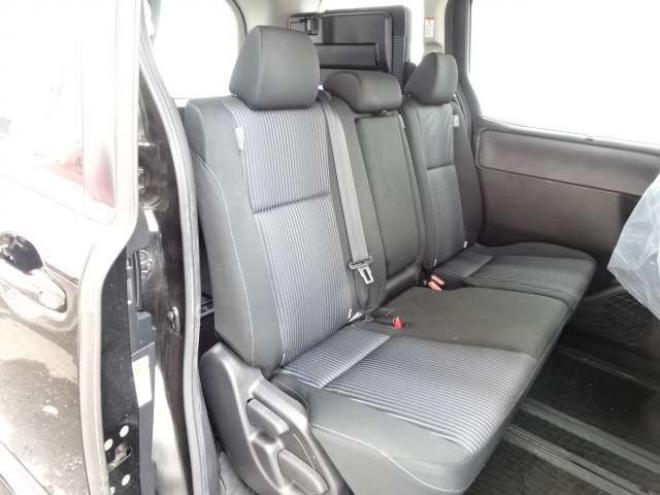 ヴォクシー2.0 ZS 4WD　本州車　保証1年/走行距離無制限　4WD　8人乗　両側パワースライドドア　純正エンジンスターター　アルパイン10インチナビ　純正16インチアルミホイール　アイドリングストップ　スマートキー　ドライブレコーダー 2000