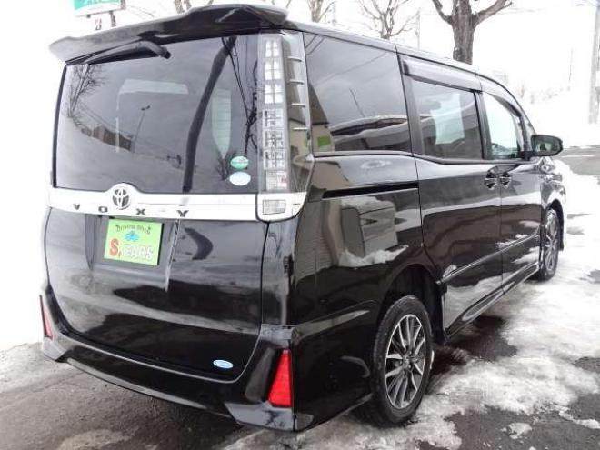 ヴォクシー2.0 ZS 4WD　本州車　保証1年/走行距離無制限　4WD　8人乗　両側パワースライドドア　純正エンジンスターター　アルパイン10インチナビ　純正16インチアルミホイール　アイドリングストップ　スマートキー　ドライブレコーダー 2000