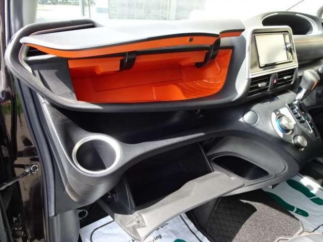 シエンタ1.5 G クエロ 4WD　本州車　保証1年/走行距離無制限　4WD　両側パワースライドドア　衝突軽減システム　オートマチックハイビーム　LDA　　前席シートヒーター　ドライブレコーダー　ETC　プッシュスタート　スマートキー 1500