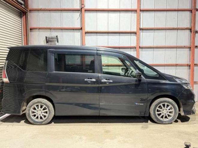 セレナ2.0 ハイウェイスター VセレクションII 4WD　防錆塗装4WDナビBカメエンスタETC 2000