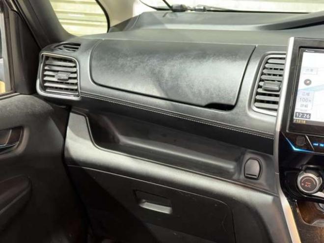 セレナ2.0 ハイウェイスター VセレクションII 4WD　防錆塗装4WDナビBカメエンスタETC 2000