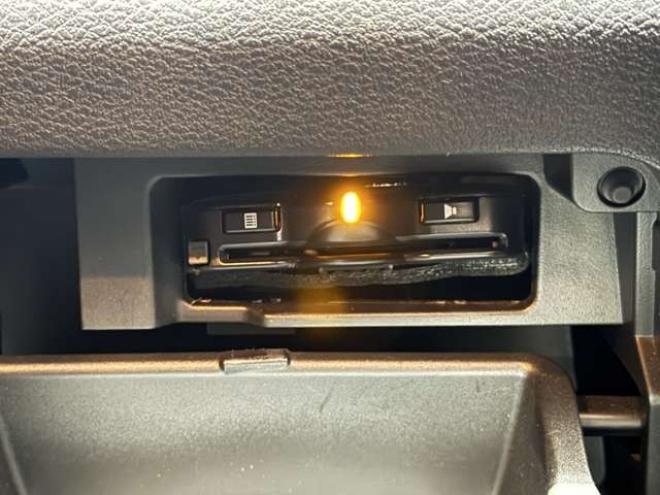 セレナ2.0 ハイウェイスター VセレクションII 4WD　防錆塗装4WDナビBカメエンスタETC 2000