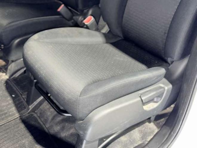 フリードスパイク1.5 G ジャストセレクション 4WD　防錆塗装4WDスマキーCDオーディオETC 1500