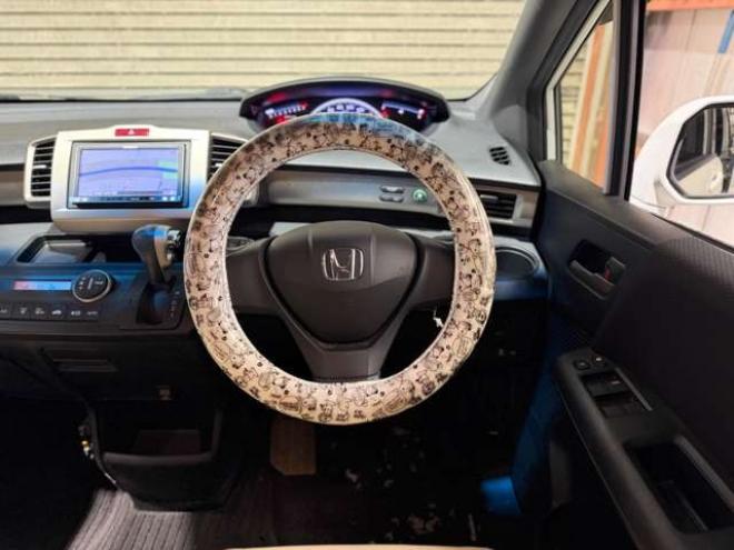 フリードスパイク1.5 G ジャストセレクション 4WD　防錆塗装4WDTVナビBカメETC夏冬タイヤ 1500