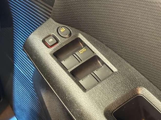 フリードスパイク1.5 G ジャストセレクション 4WD　防錆塗装4WDTVナビBカメETC夏冬タイヤ 1500