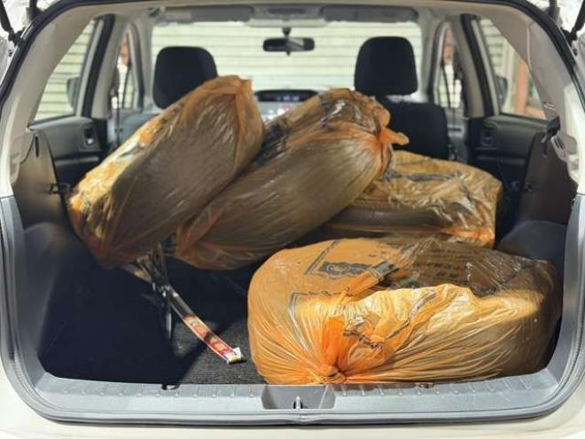 インプレッサスポーツ 1.6 i 4WD　防錆塗装4WDTVナビBカメETC夏冬タイヤ 1600