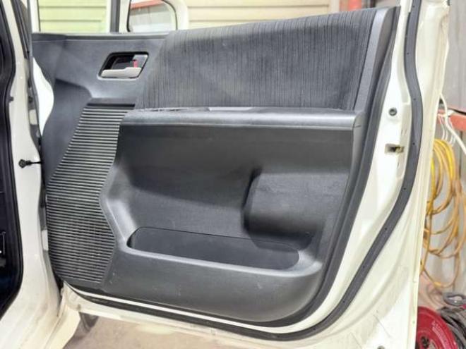 フリードスパイクハイブリッド1.5 ジャストセレクション　下廻防錆TVナビBカメETC 2WD 1500