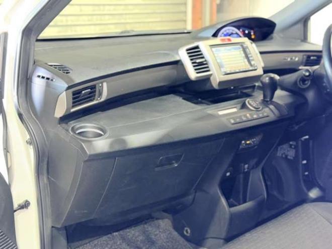 フリードスパイク1.5 G ジャストセレクション 4WD　防錆塗装4WDTVナビBカメ 1500