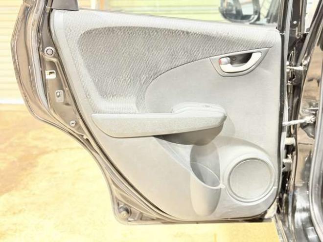 フィットハイブリッド1.3　防錆塗装キーレスCDETC 2WD 1300