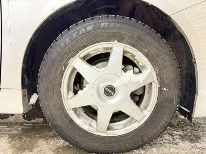 プリウス1.8 S　防錆塗装TVナビBカメ 2WD 1800