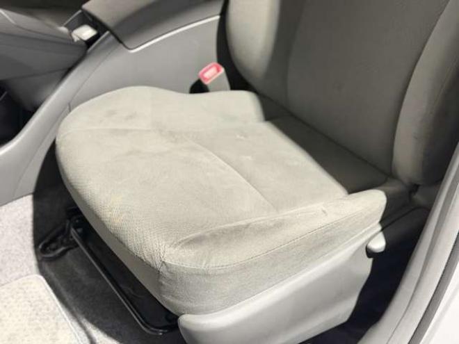 プリウス1.8 S　防錆塗装TVナビBカメ 2WD 1800