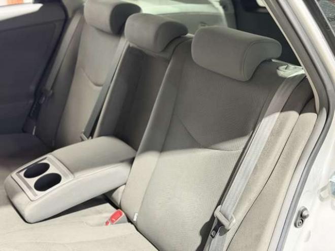 プリウス1.8 S　防錆塗装TVナビBカメ 2WD 1800