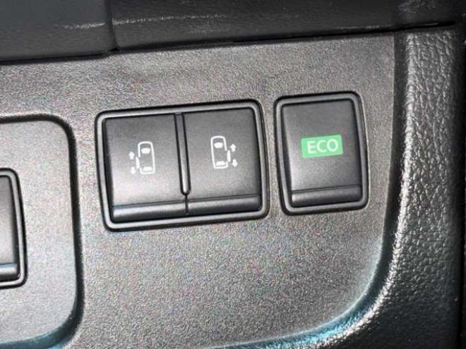 セレナ2.0 20X 4WD　防錆塗装4WDTVナビBカメETC後席モニタ 2000