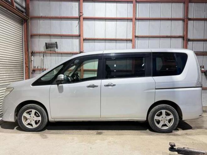 セレナ2.0 20X 4WD　防錆塗装4WDTVナビBカメETC後席モニタ 2000