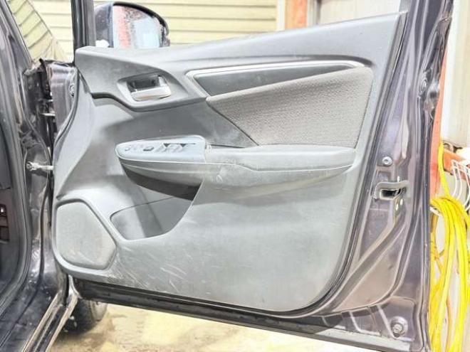 フィット1.5 ハイブリッド Fパッケージ 4WD　防錆塗装4WDTVナビBカメ 1500