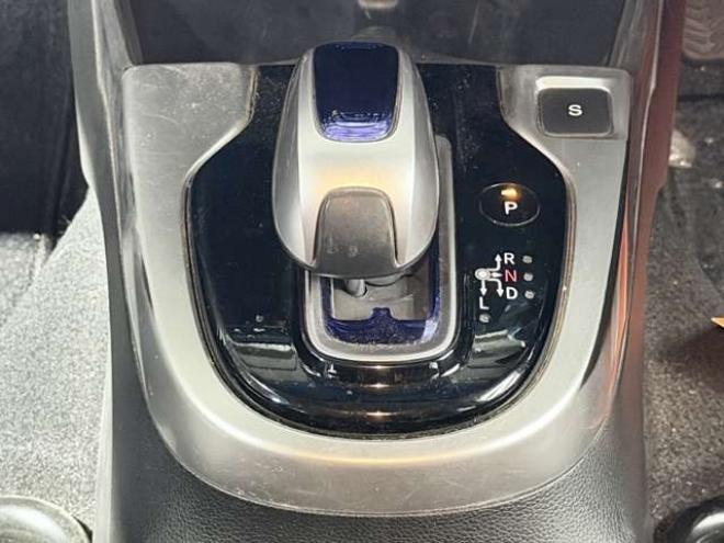 フィット1.5 ハイブリッド Fパッケージ 4WD　防錆塗装4WDTVナビBカメ 1500