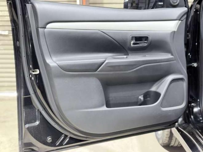 アウトランダーPHEV2.0 G セーフティパッケージ 4WD　下廻防錆ナビBカメETC 2000