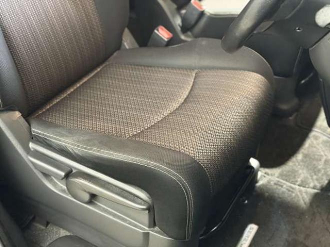 セレナ2.0 ハイウェイスター Vセレクション+Safety 4WD　防錆塗装4WD1オナTVナビBカメ後席モニタエンスタ夏冬タイヤ 2000