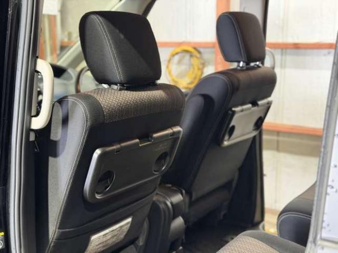 セレナ2.0 ハイウェイスター Vセレクション+Safety 4WD　防錆塗装4WD1オナTVナビBカメ後席モニタエンスタ夏冬タイヤ 2000