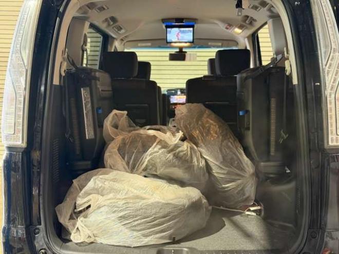 セレナ2.0 ハイウェイスター Vセレクション+Safety 4WD　防錆塗装4WD1オナTVナビBカメ後席モニタエンスタ夏冬タイヤ 2000