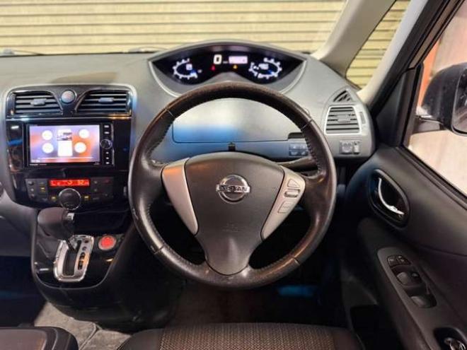 セレナ2.0 ハイウェイスター Vセレクション+Safety 4WD　防錆塗装4WD1オナTVナビBカメ後席モニタエンスタ夏冬タイヤ 2000