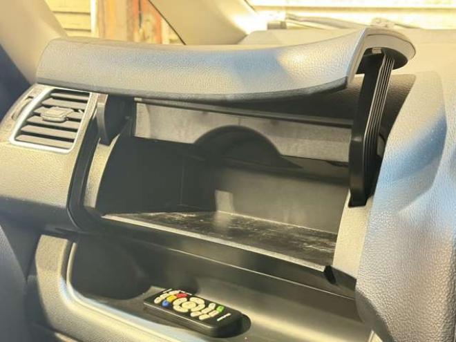 セレナ2.0 ハイウェイスター Vセレクション+Safety 4WD　防錆塗装4WD1オナTVナビBカメ後席モニタエンスタ夏冬タイヤ 2000