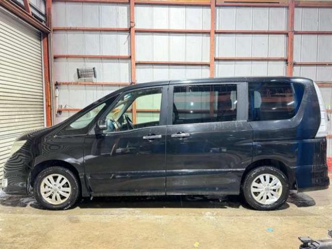 セレナ2.0 ハイウェイスター Vセレクション+Safety 4WD　防錆塗装4WD1オナTVナビBカメ後席モニタエンスタ夏冬タイヤ 2000