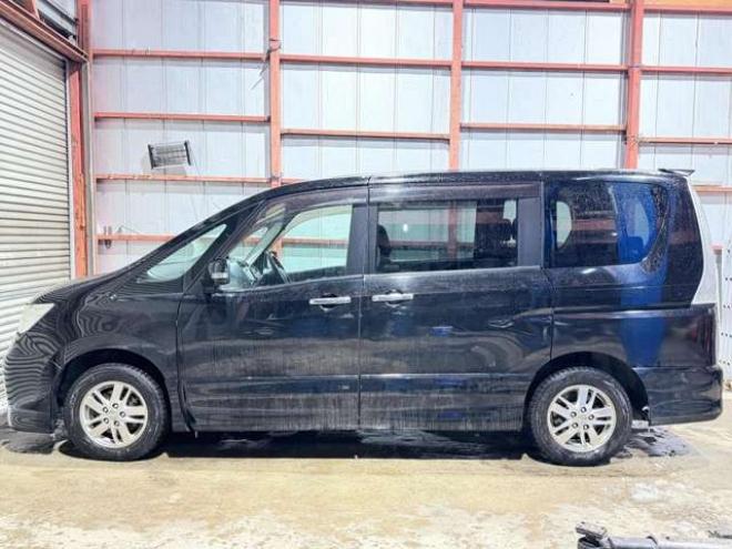 セレナ2.0 ライダー 4WD　防錆塗装4WDTVナビBカメETC後席モニタ 2000