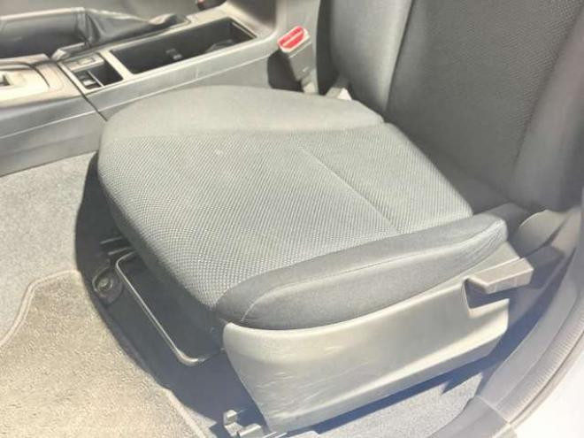 インプレッサG4 1.6 i 4WD　防錆塗装4WDキーレスナビ夏冬タイヤ 1600