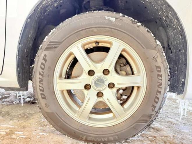 セレナ2.0 20S 4WD　防錆塗装4WDキーレスTVナビBカメ夏冬タイヤETC 2000