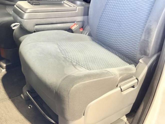 セレナ2.0 20S 4WD　防錆塗装4WDキーレスTVナビBカメ夏冬タイヤETC 2000