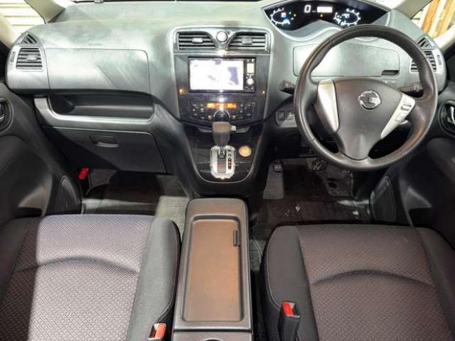 セレナ2.0 ハイウェイスター 4WD　防錆塗装4WDTVナビBカメ 2000