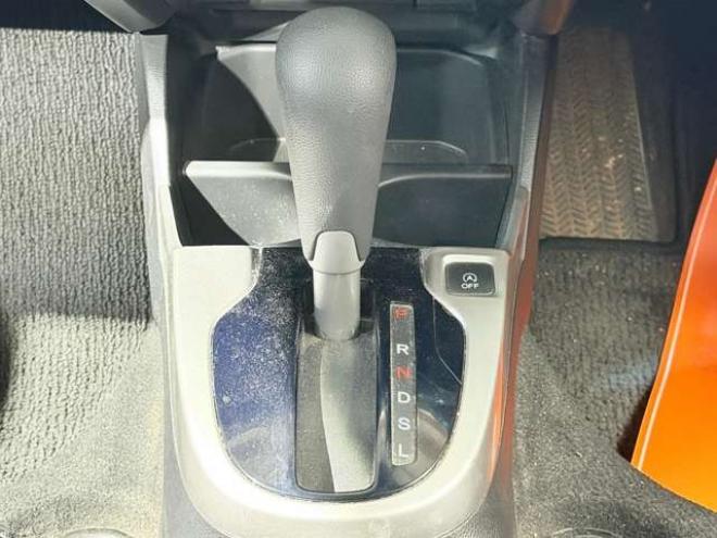 フィット1.3 13G Fパッケージ 4WD　防錆塗装4WDスマキーCD 1300